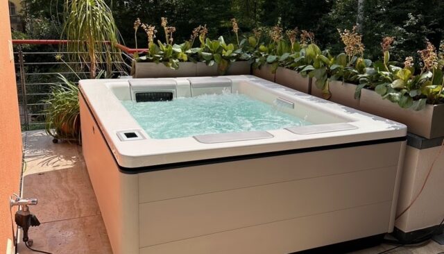 2024 VB Just Silence Compact Jacuzzi